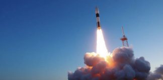 SpaceX Gains 6% in Premarket After Record Debut: Fueling Valuation Debate