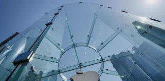 Apple Options Show Unusual Activity Ahead of Earnings